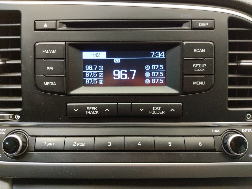 2017 Hyundai Elantra - Stereo Package