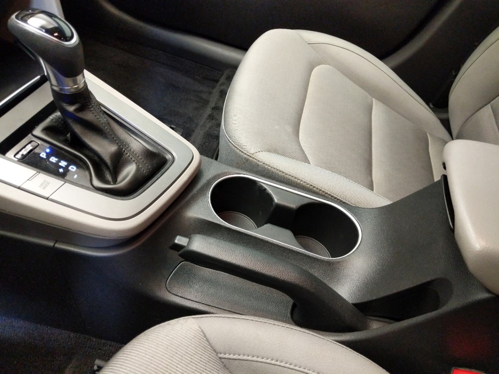 2017 Hyundai Elantra - Center Console/Cup Holders