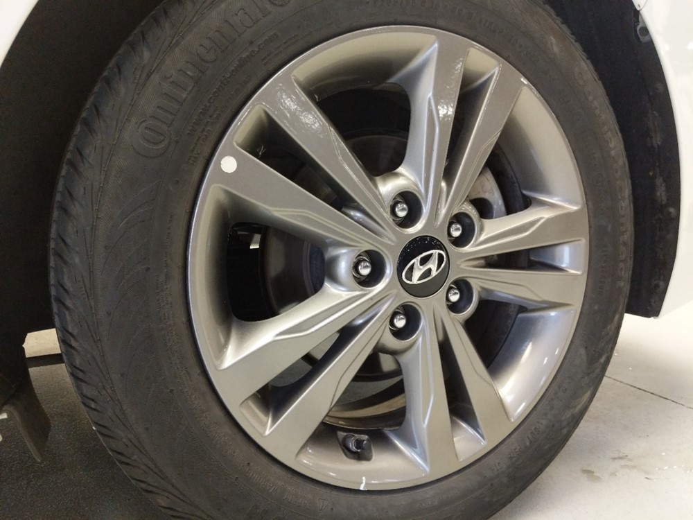 2018 Hyundai Elantra - Wheel