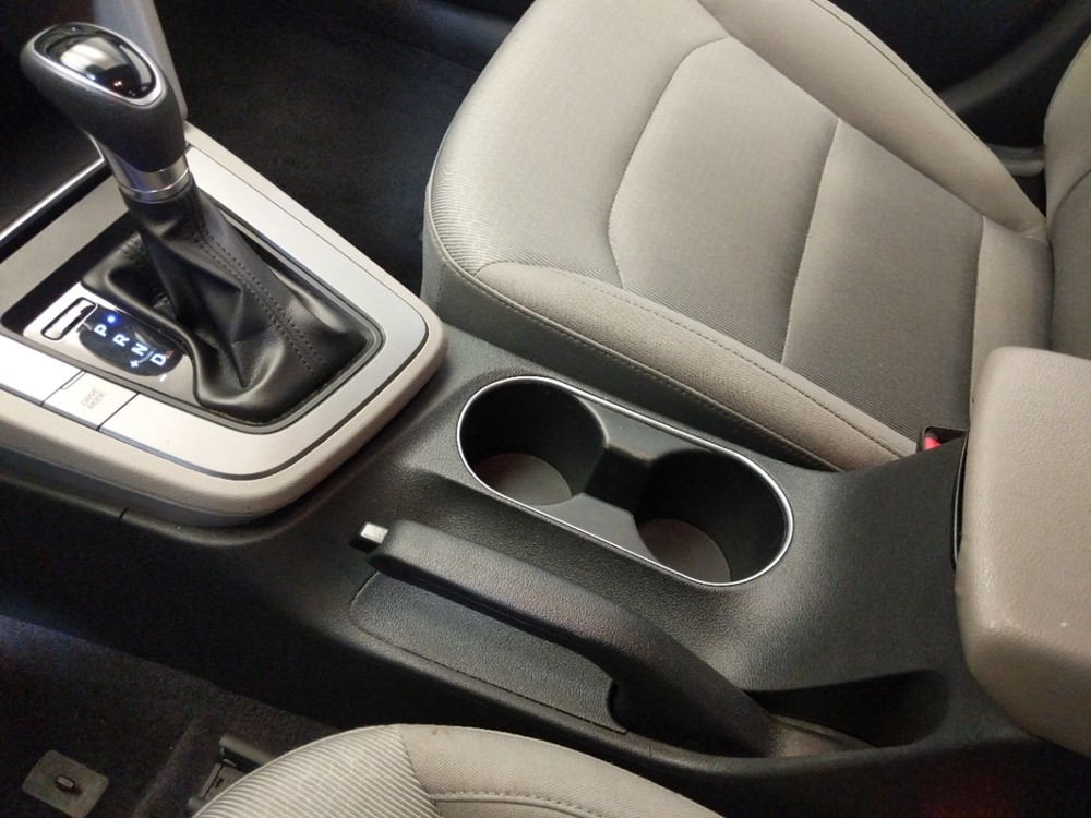 2017 Hyundai Elantra - Center Console/Cup Holders