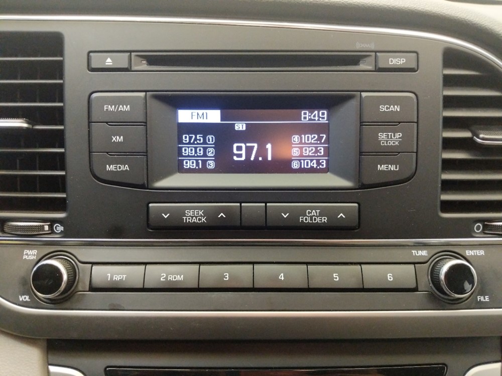 2017 Hyundai Elantra - Stereo Package