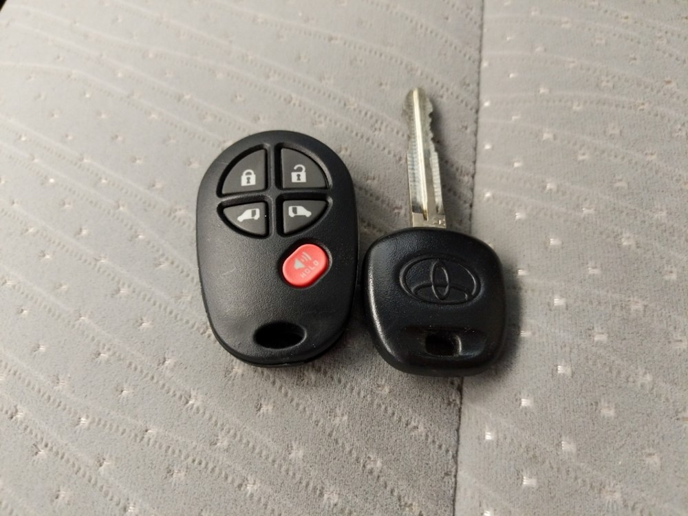 2018 Toyota Sienna - Keys