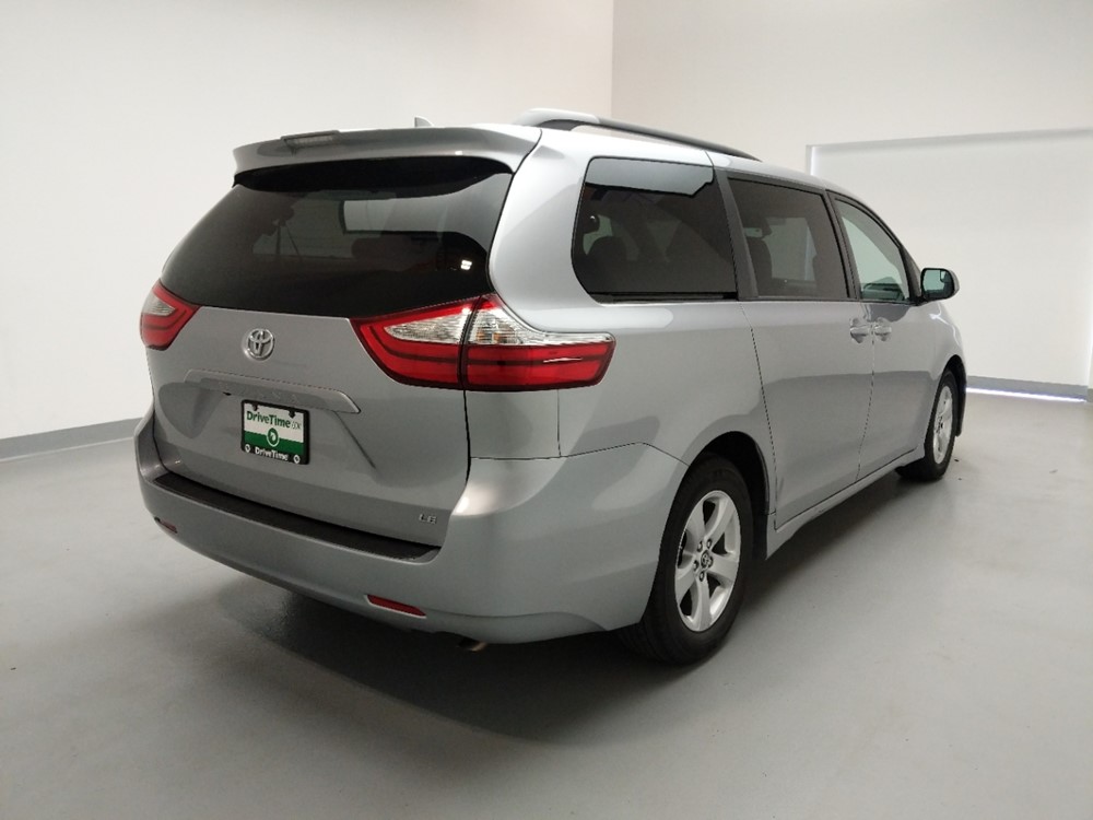 2018 Toyota Sienna - Passenger Rear Bumper