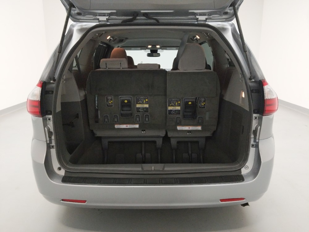 2018 Toyota Sienna - Trunk