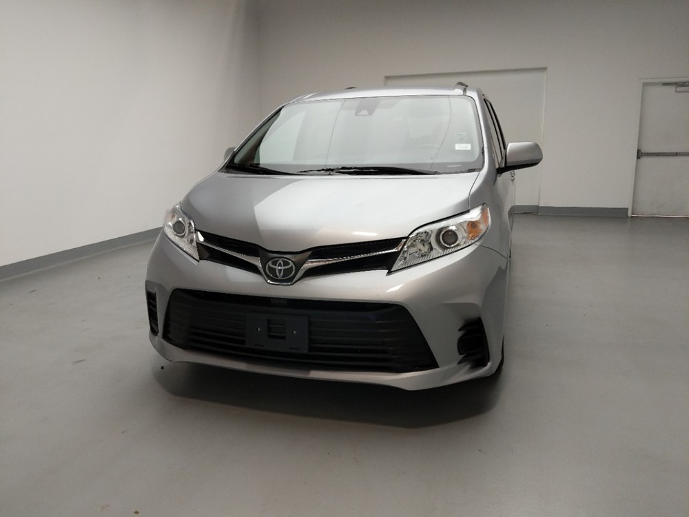 2018 Toyota Sienna - Driver Front Hood