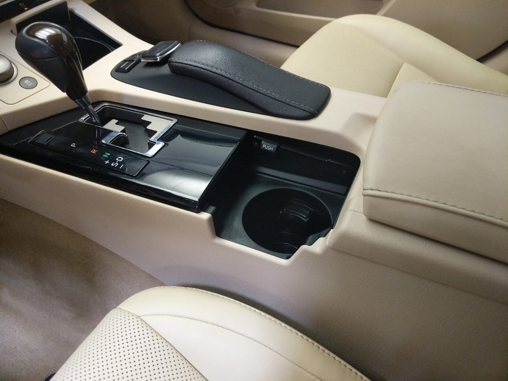 2015 Lexus ES 350 - Center Console/Cup Holders
