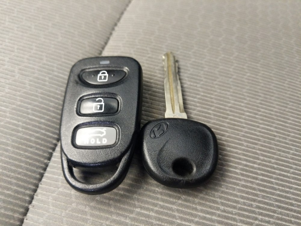 2017 Hyundai Elantra - Keys