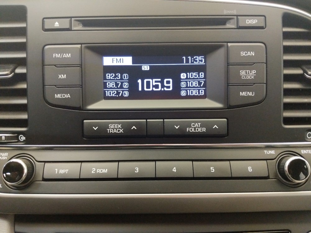 2017 Hyundai Elantra - Stereo Package