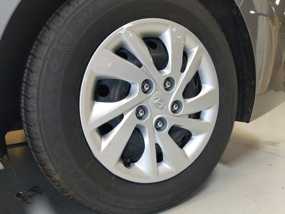 2017 Hyundai Elantra - Wheel