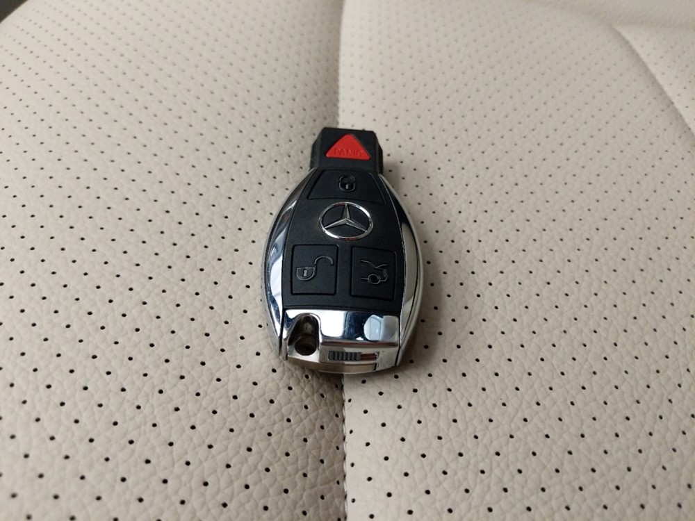 2016 Mercedes-Benz C300 - Keys