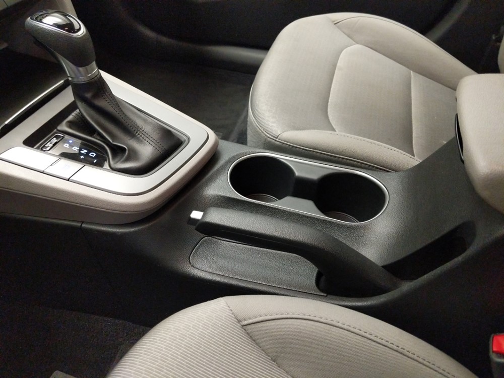 2018 Hyundai Elantra - Center Console/Cup Holders