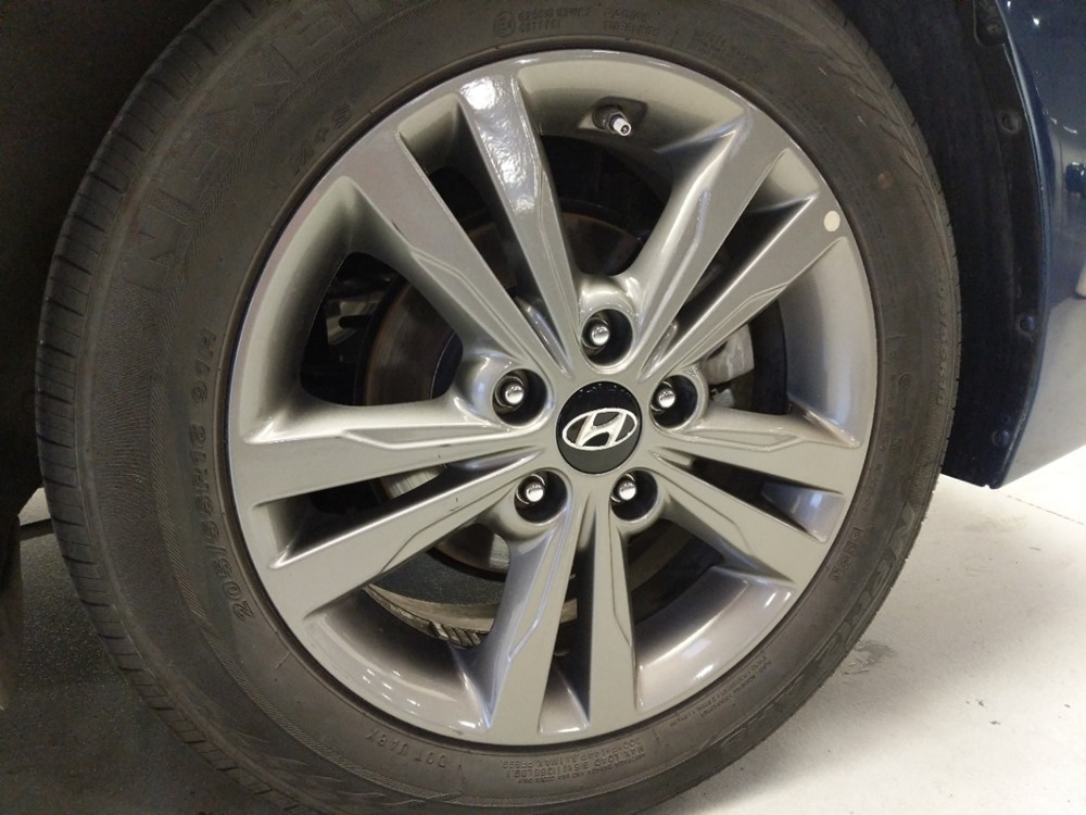 2018 Hyundai Elantra - Wheel