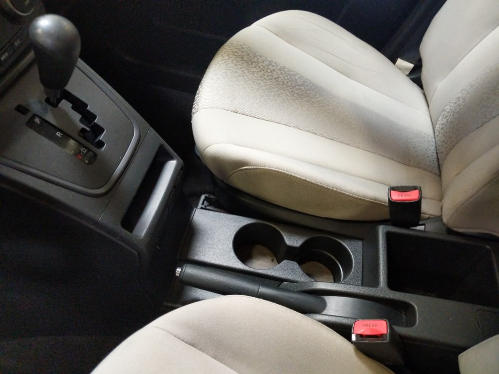 2012 Mazda Mazda5 - Center Console/Cup Holders