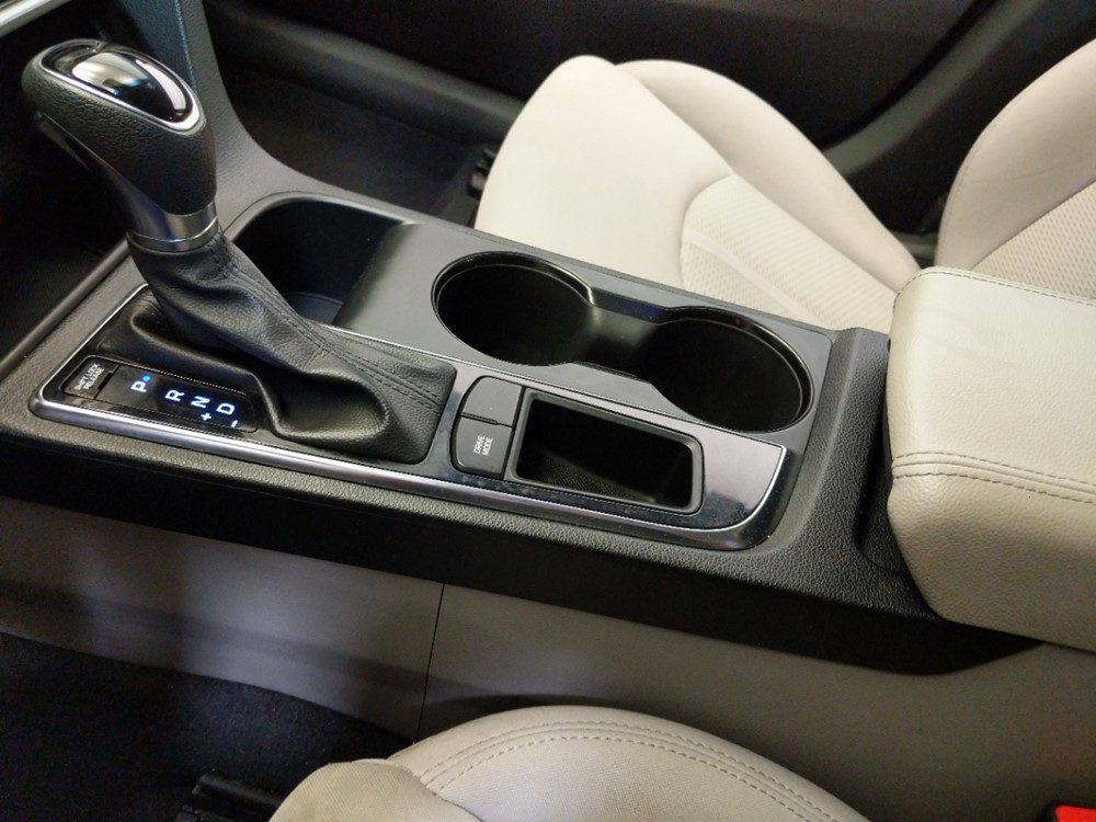 2017 Hyundai Sonata - Center Console/Cup Holders