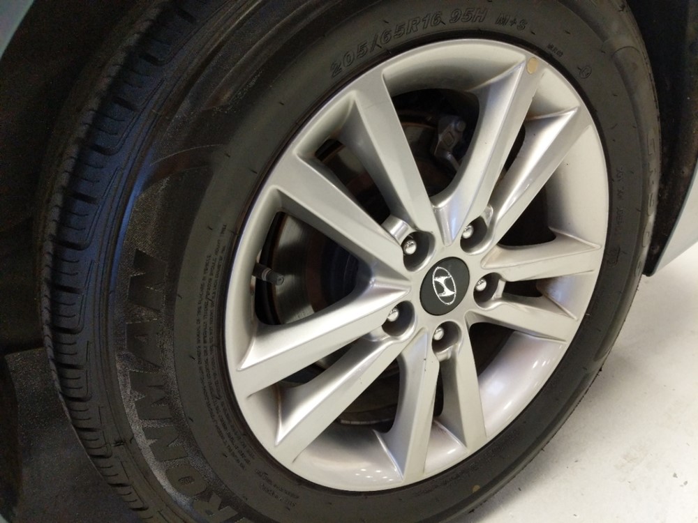 2017 Hyundai Sonata - Wheel