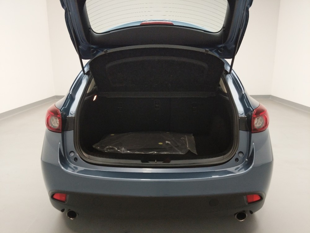 2016 Mazda Mazda3 - Trunk