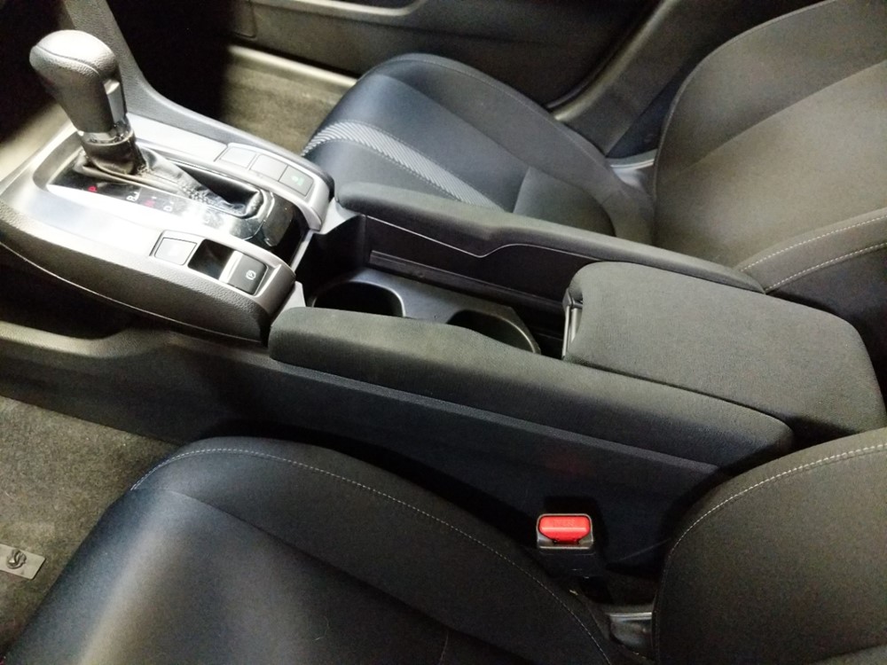 2016 Honda Civic - Center Console/Cup Holders