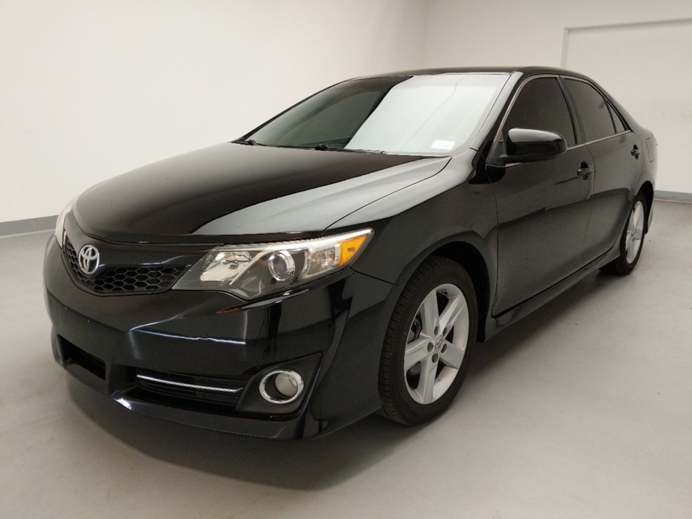 Used 2014 Toyota Camry Driver Front Bumper
