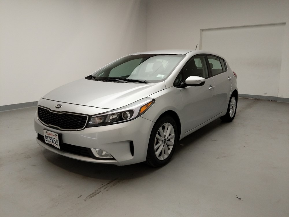 Used 2017 Kia Forte5 Driver Front Bumper
