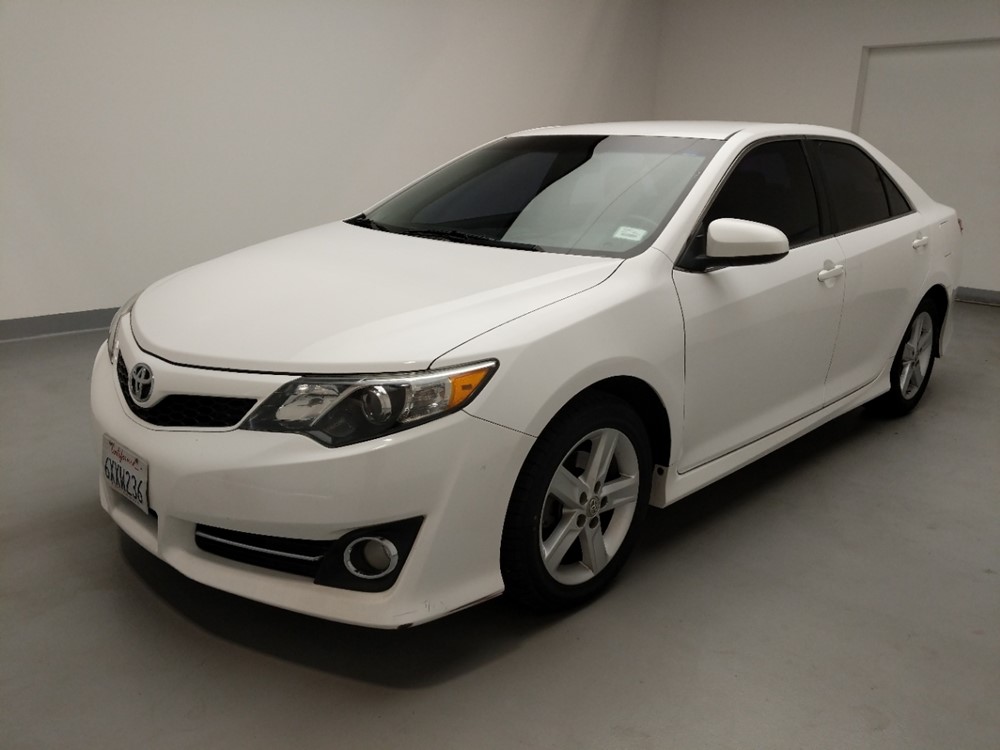 Used 2012 Toyota Camry Driver Front Bumper