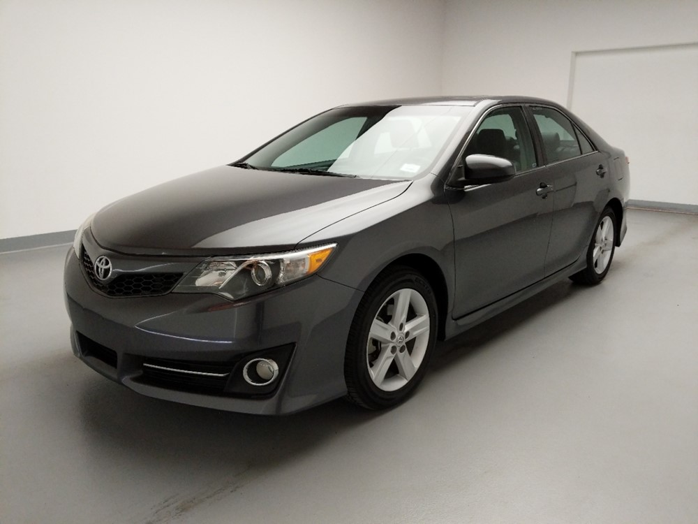 Used 2014 Toyota Camry Driver Front Bumper