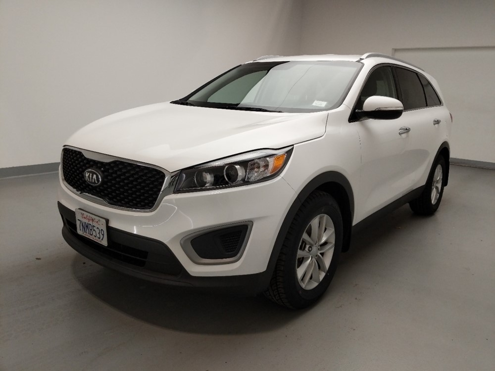 Used 2016 Kia Sorento Driver Front Bumper