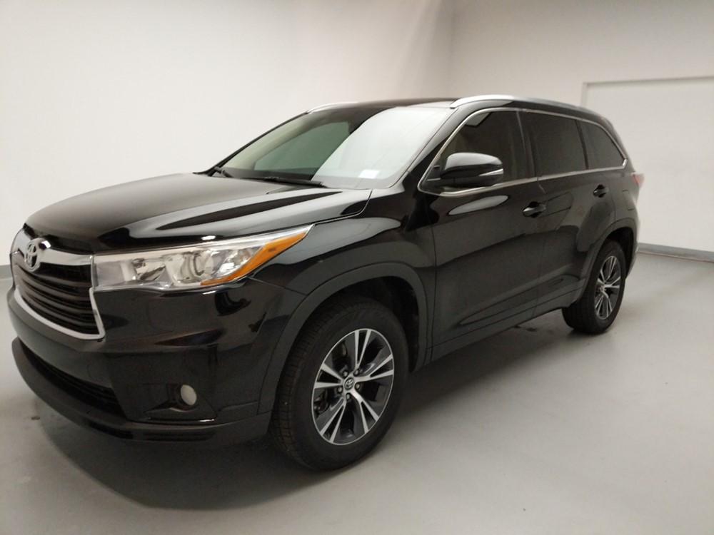 Used 2016 Toyota Highlander Driver Front Bumper