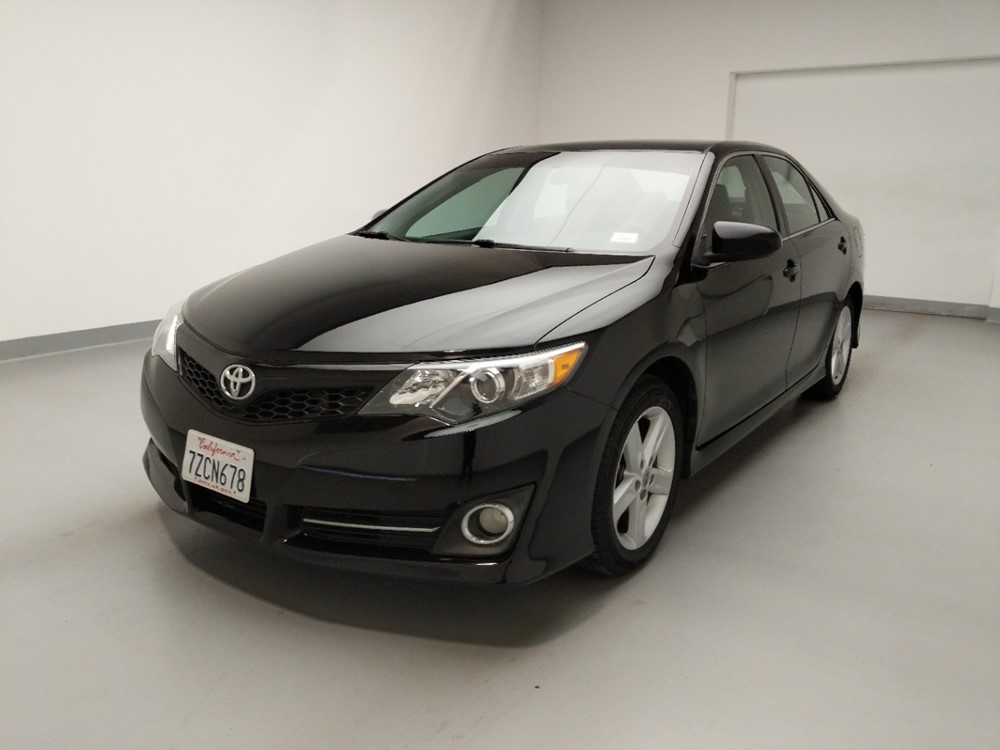 Used 2014 Toyota Camry Driver Front Bumper
