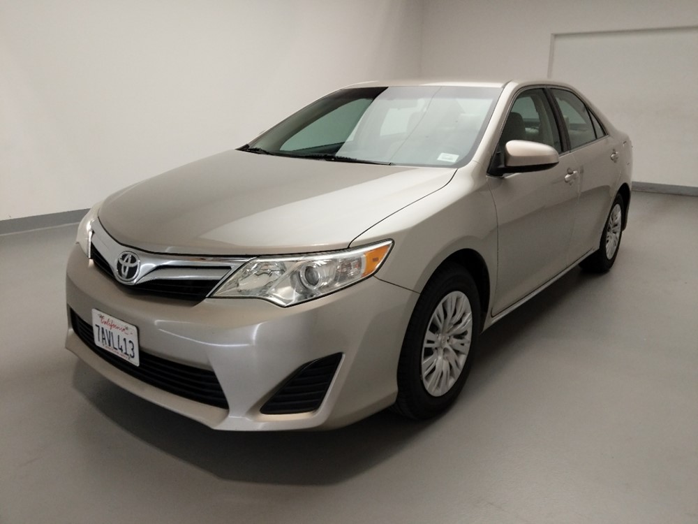 Used 2013 Toyota Camry Driver Front Bumper