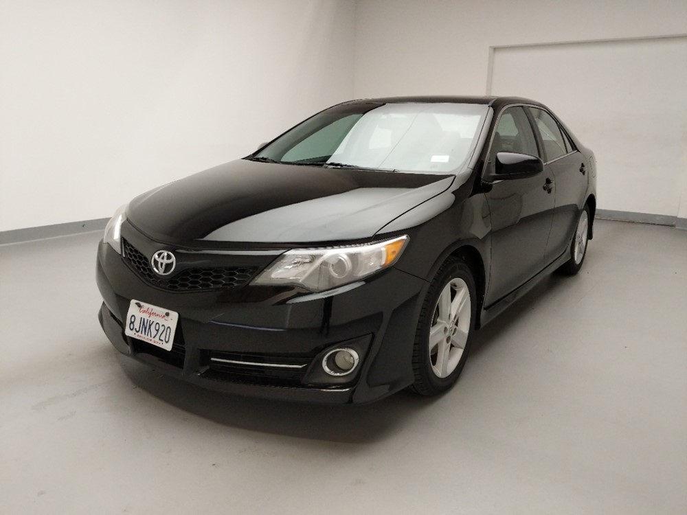 Used 2014 Toyota Camry Driver Front Bumper