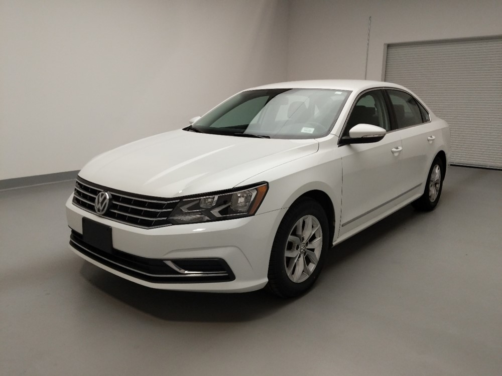 Used 2016 Volkswagen Passat Driver Front Bumper