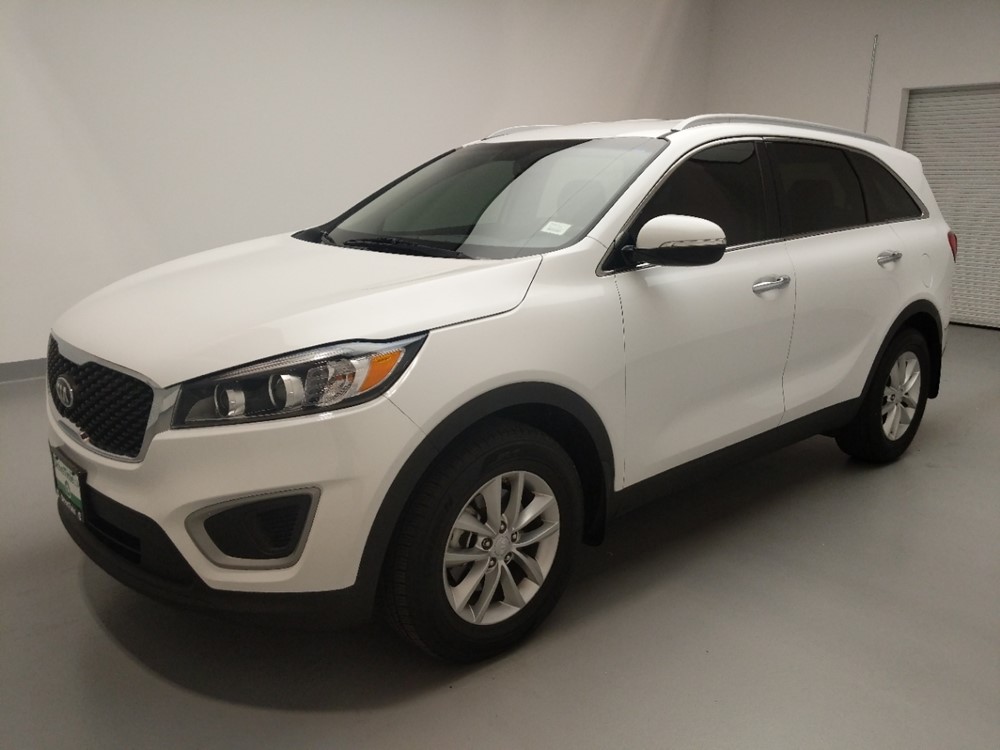 Used 2017 Kia Sorento Driver Front Bumper