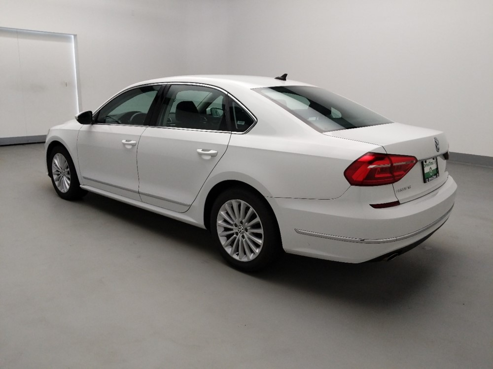 2016 Volkswagen Passat - Driver Rear Side