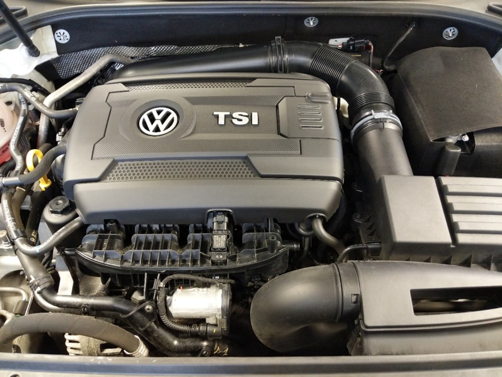 2016 Volkswagen Passat - Engine