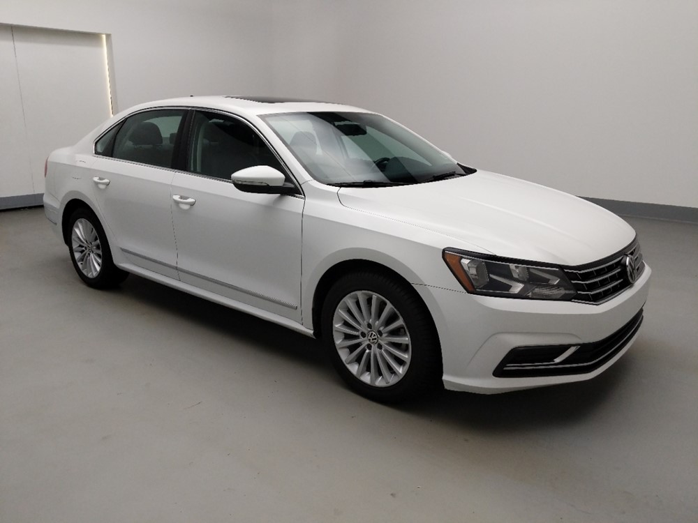 2016 Volkswagen Passat - Passenger Front Side