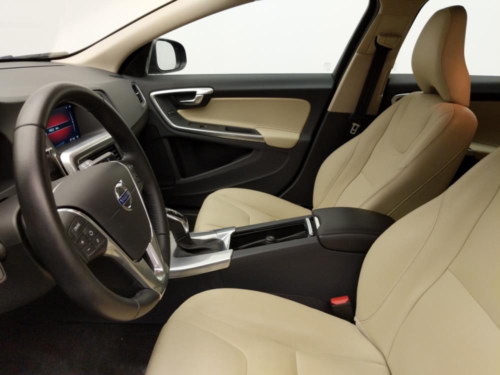 2017 Volvo V60 - Driver Front Seat