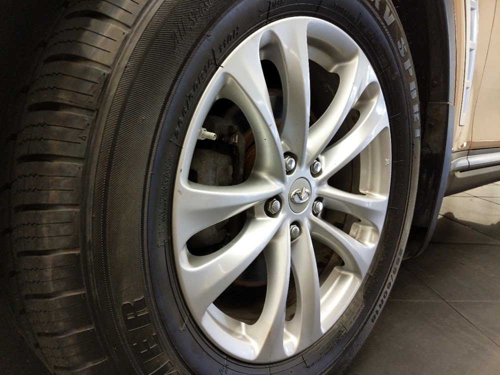 2010 INFINITI FX35 - Wheel