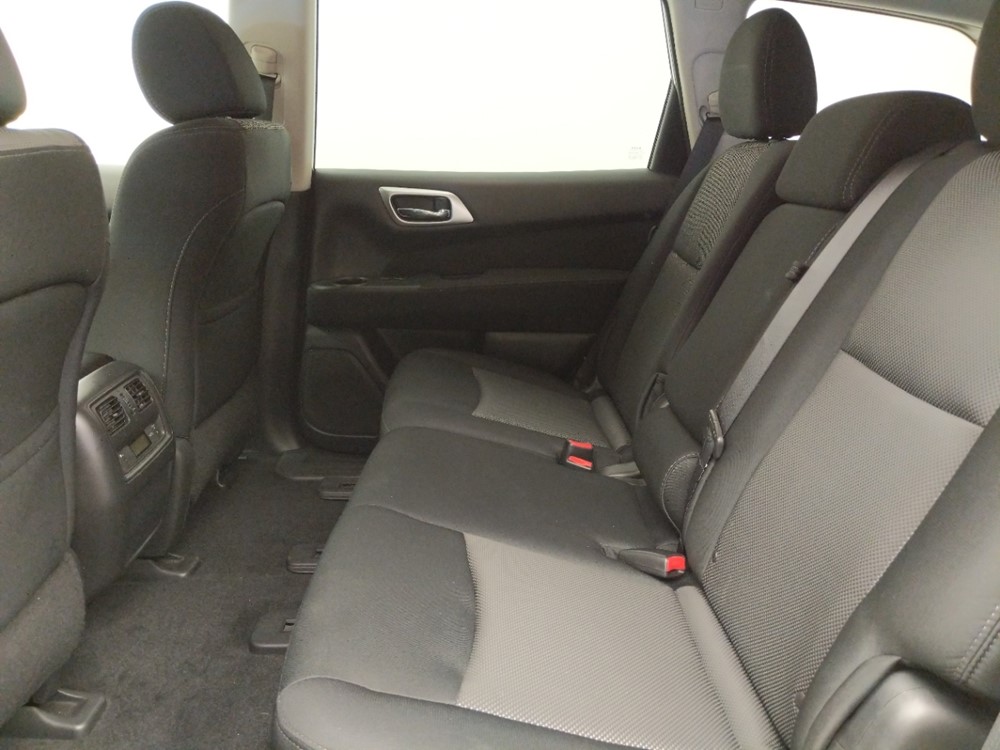 2017 Nissan Pathfinder - Driver Rear Seat