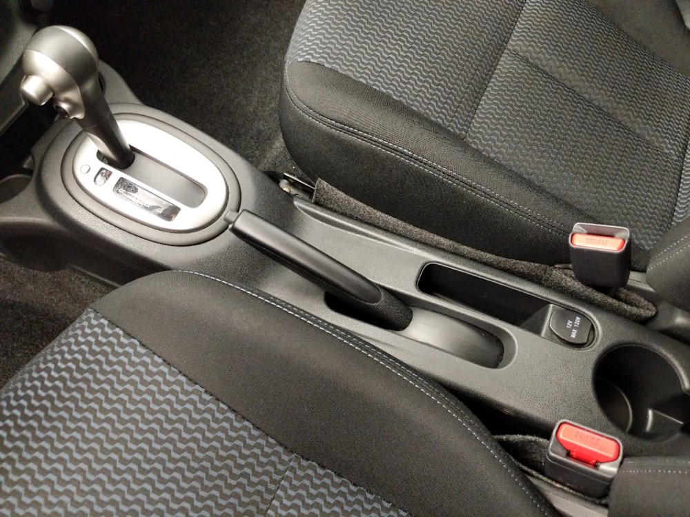 2017 Nissan Versa - Center Console/Cup Holders