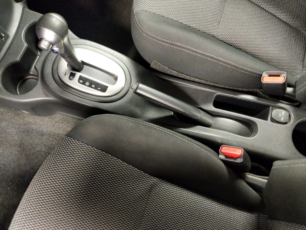 2017 Nissan Versa - Center Console/Cup Holders