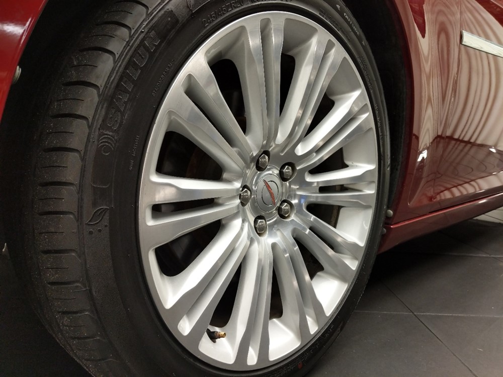 2012 Chrysler 300 - Wheel
