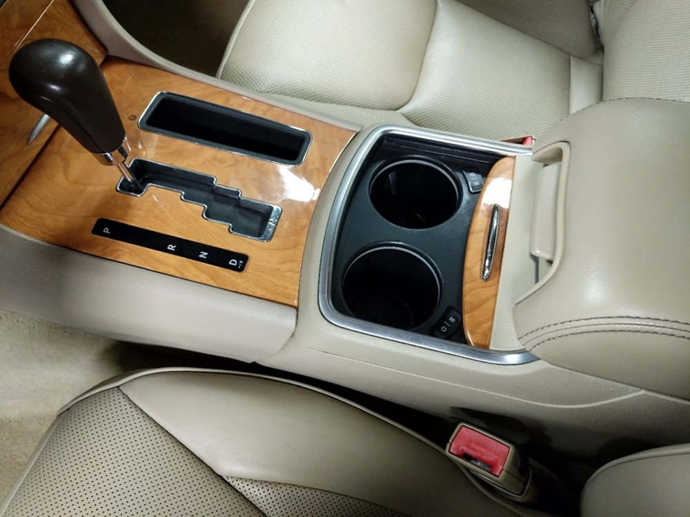 2012 Chrysler 300 - Center Console/Cup Holders