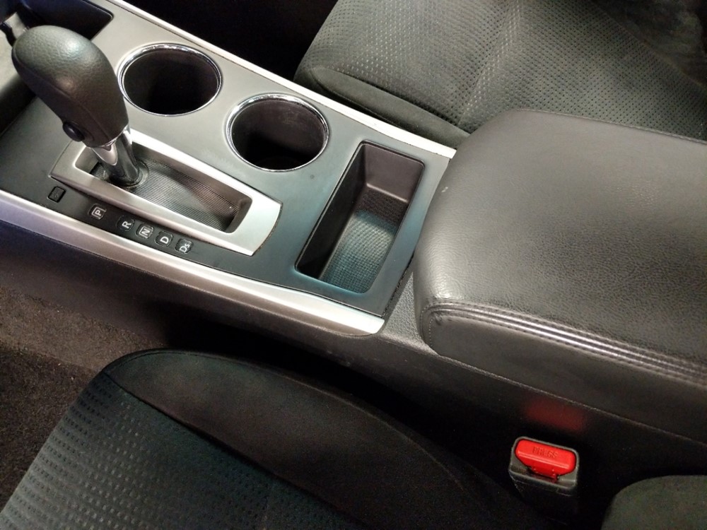 2015 Nissan Altima - Center Console/Cup Holders