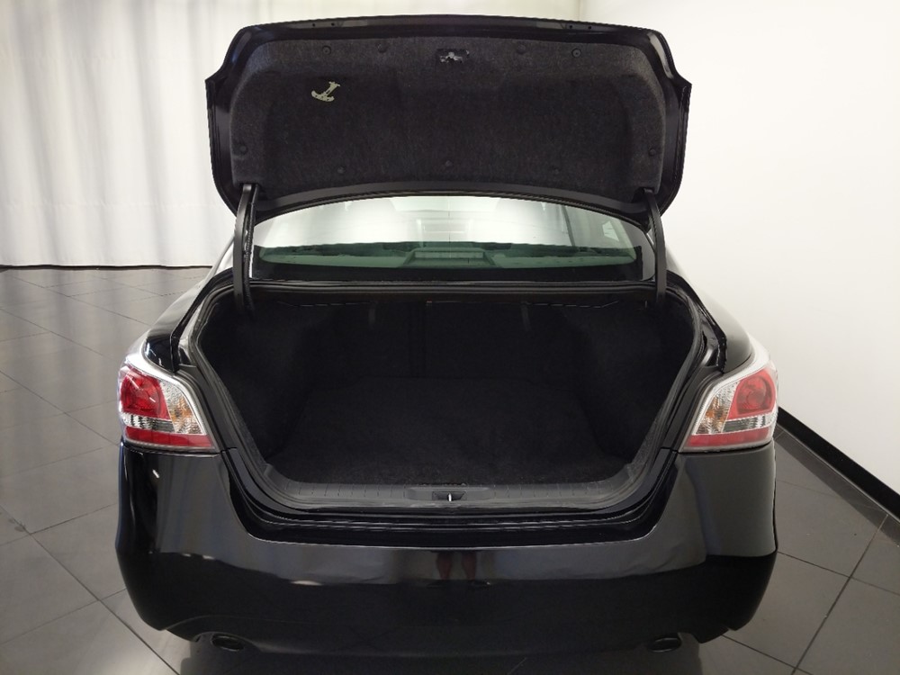 2015 Nissan Altima - Trunk