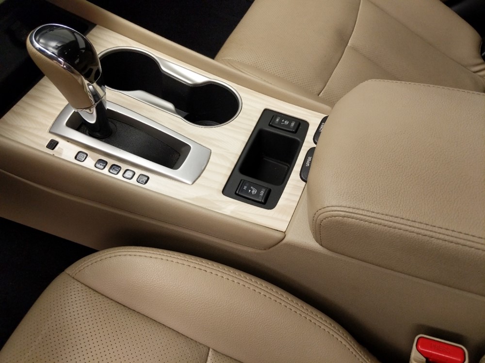 2017 Nissan Altima - Center Console/Cup Holders