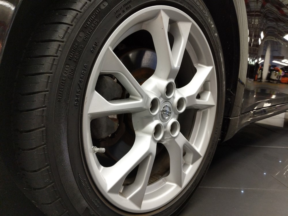 2014 Nissan Maxima - Wheel
