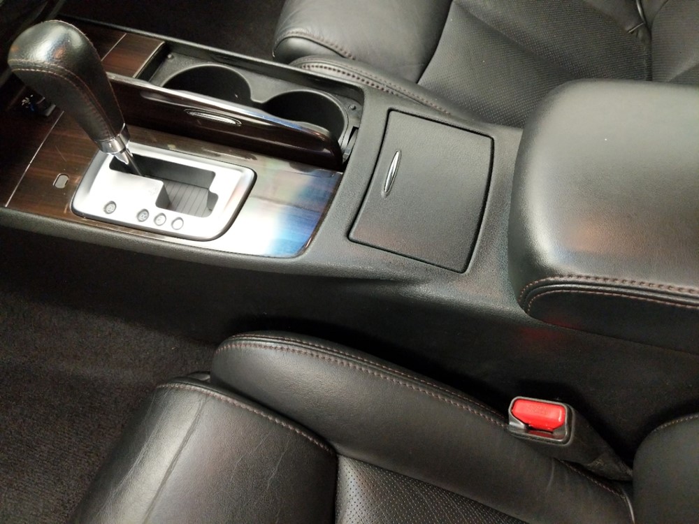 2014 Nissan Maxima - Center Console/Cup Holders