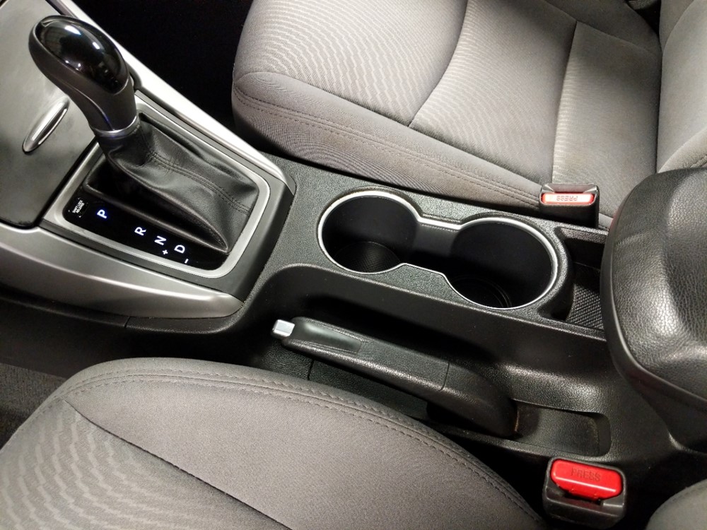 2016 Hyundai Elantra - Center Console/Cup Holders
