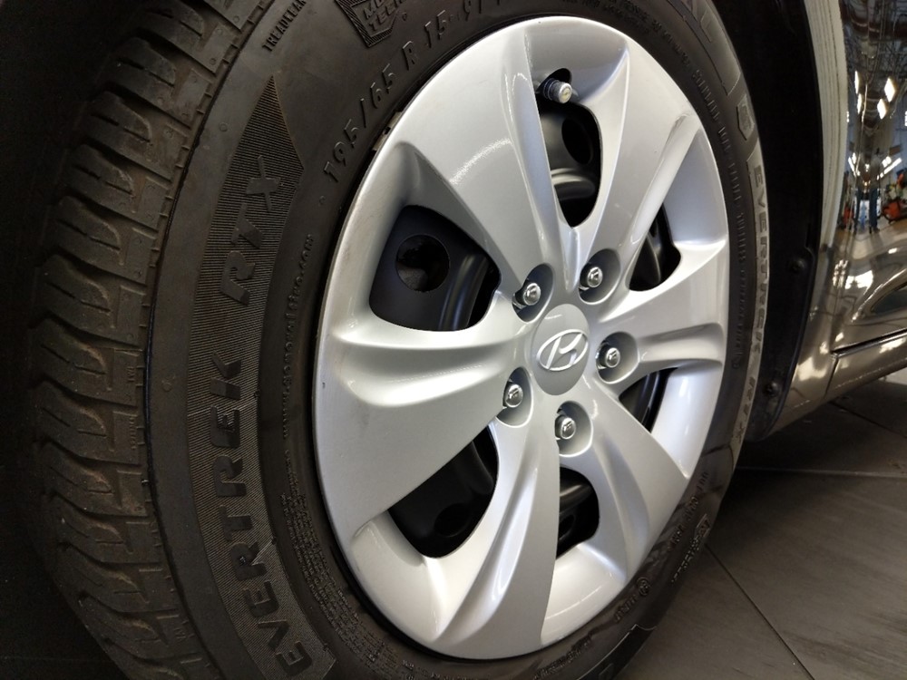 2016 Hyundai Elantra - Wheel