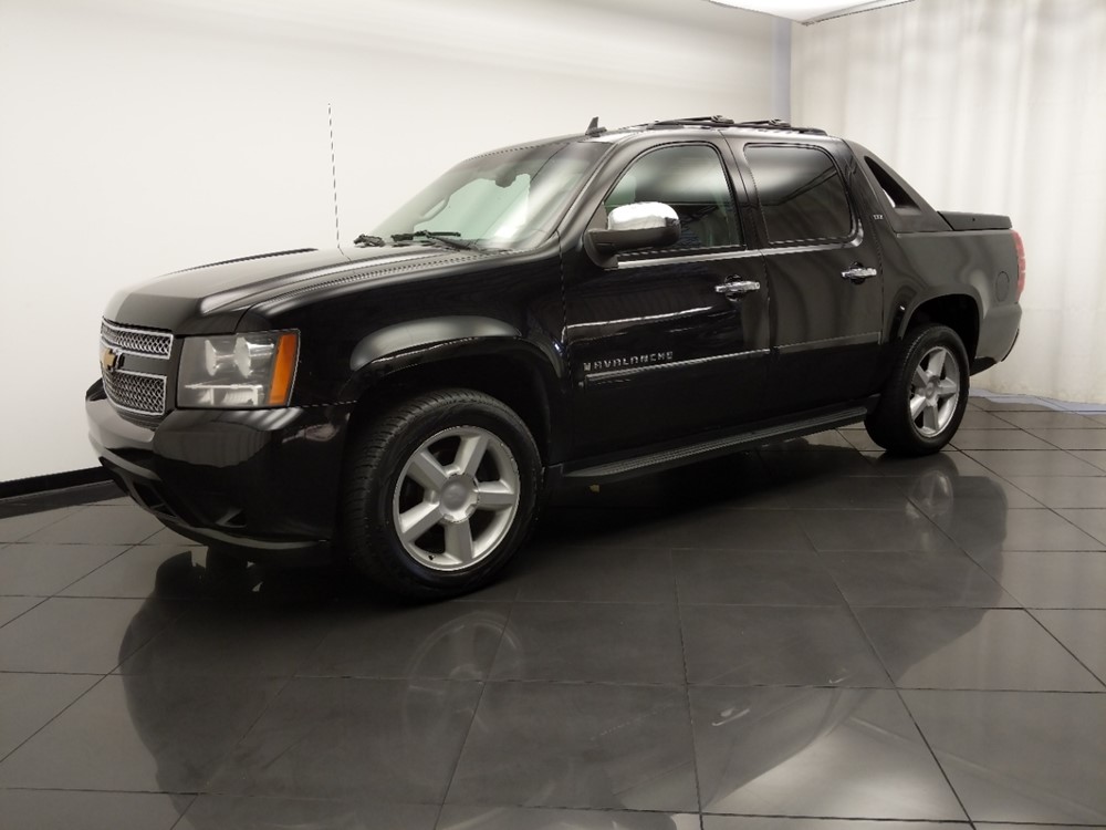 2008 Chevrolet Avalanche - Driver Front Side